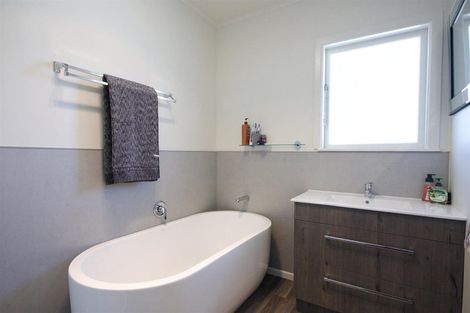 Photo of property in 5 Porikapa Road, Owhata, Rotorua, 3010