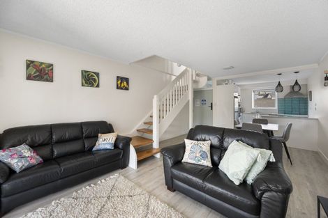 Photo of property in 233 Marine Parade, Napier South, Napier, 4110