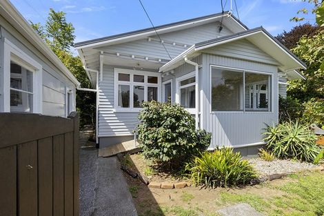 Photo of property in 105 Fulford Street, New Plymouth, 4310