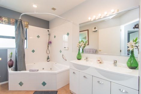 Photo of property in 16 Alpine Close, Marchwiel, Timaru, 7910