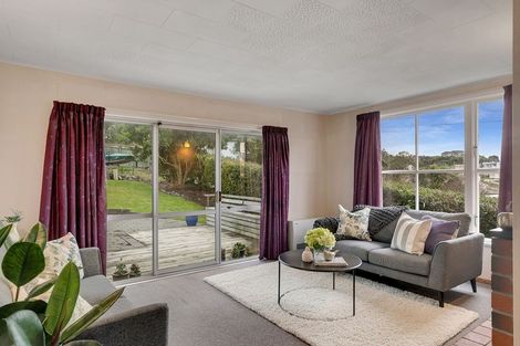 Photo of property in 5 Wakefield Terrace, Tawa, Wellington, 5028