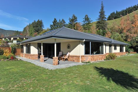 Photo of property in 6 Tussock Place, Stoke, Nelson, 7011