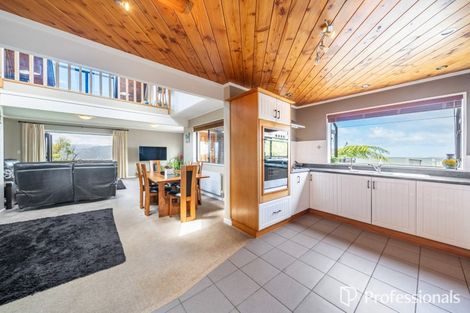 Photo of property in 11 Maungaraki Road, Korokoro, Lower Hutt, 5012