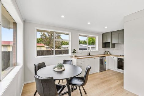 Photo of property in 53 Oakfield Crescent, Pukete, Hamilton, 3200