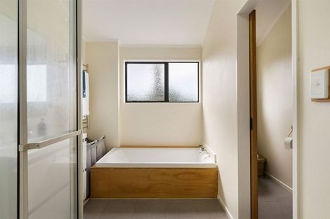 Photo of property in 2/3 Ceramco Place, Torbay, Auckland, 0630