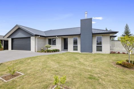 Photo of property in 3 Condor Crescent, Waiwhakaiho, New Plymouth, 4312