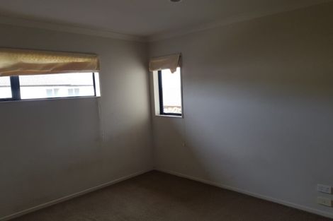 Photo of property in 11 Bridgefield Crescent, Flat Bush, Auckland, 2016