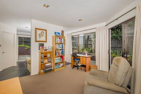 Photo of property in 2/4 Prospect Terrace, Milford, Auckland, 0620