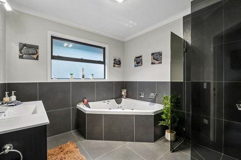 Photo of property in 42 Woodside Road, Woodside, Outram, 9073
