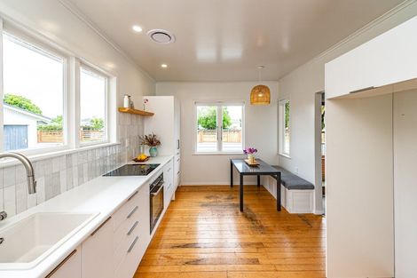 Photo of property in 7 Hussey Street, Waverley, 4510