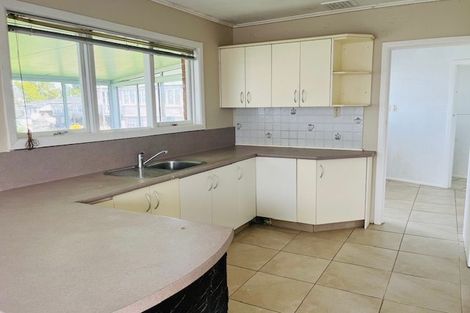 Photo of property in 23 Tirimoana Road, Te Atatu South, Auckland, 0602