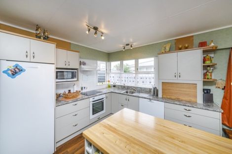 Photo of property in 3 Abraham Crescent, Milson, Palmerston North, 4414