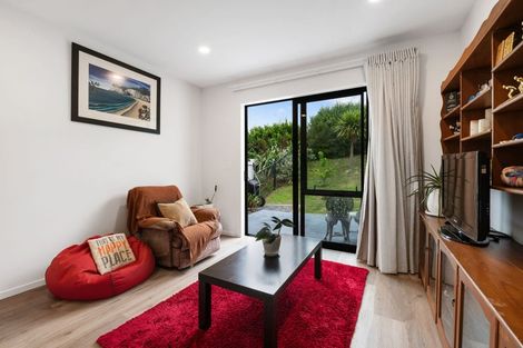 Photo of property in 61 Godfrey Drive, Orewa, 0931