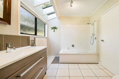 Photo of property in 200 Atkinson Road, Titirangi, Auckland, 0604