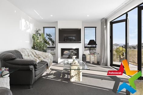 Photo of property in 10 Tuhua Close, Wharewaka, Taupo, 3330