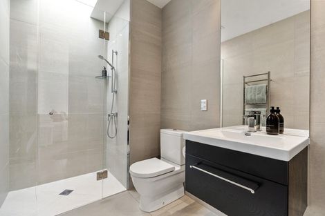 Photo of property in 21 West End Road, Herne Bay, Auckland, 1022