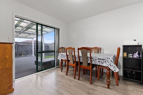 Photo of property in 5 Gerona Crescent, Hillpark, Auckland, 2102