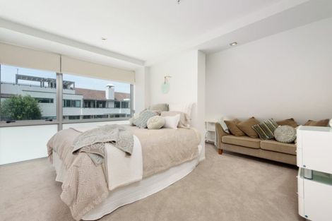Photo of property in 4/50 Marine Parade, Mount Maunganui, 3116