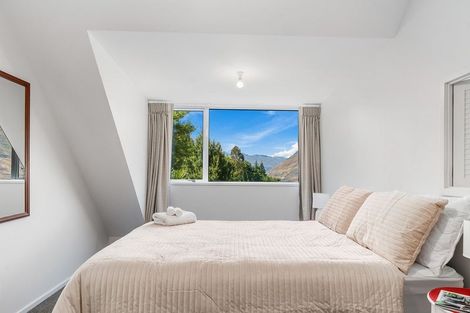 Photo of property in 8 Arawata Terrace, Fernhill, Queenstown, 9300