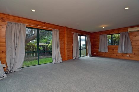 Photo of property in 74a Guadeloupe Crescent, Grenada Village, Wellington, 6037