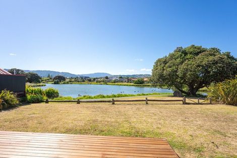 Photo of property in 172 Tutere Street, Waikanae Beach, Waikanae, 5036