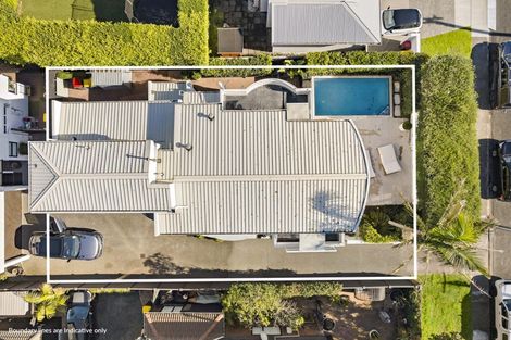 Photo of property in 1/2 Holiday Road, Milford, Auckland, 0620