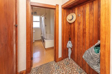 Photo of property in 3 Duigan Street, Gonville, Whanganui, 4501