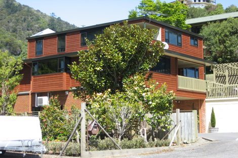 Photo of property in 5 Milton Terrace, Picton, 7220