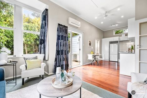 Photo of property in 1 Fairview Crescent, Kelburn, Wellington, 6012