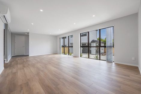 Photo of property in 3a Nor'east Drive, Northcross, Auckland, 0632