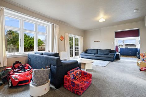 Photo of property in 181 Bowhill Road, New Brighton, Christchurch, 8083