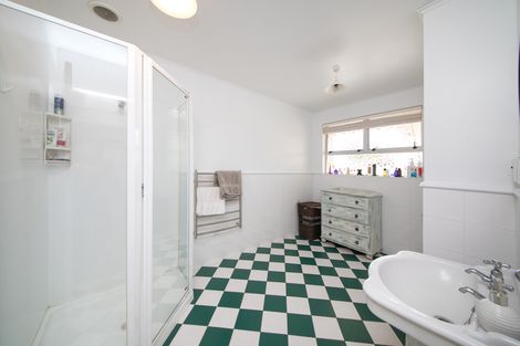 Photo of property in 402 Featherston Street, Palmerston North, 4414