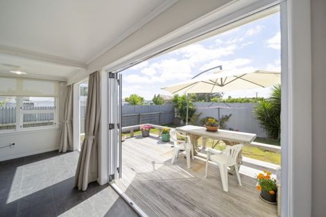 Photo of property in 18 Reid Avenue, Hawera, 4610