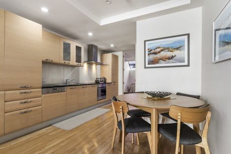 Photo of property in 11 Maunganui Road, Mount Maunganui, 3116