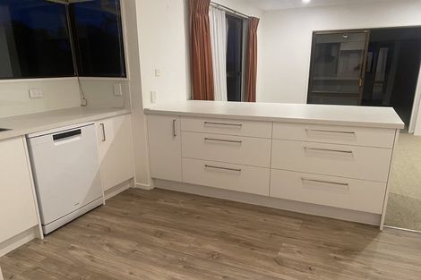 Photo of property in 20 Taupata Street, Redcliffs, Christchurch, 8081