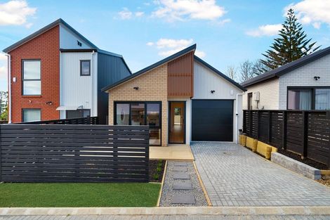 Photo of property in 10a Kotiu Place, Massey, Auckland, 0614