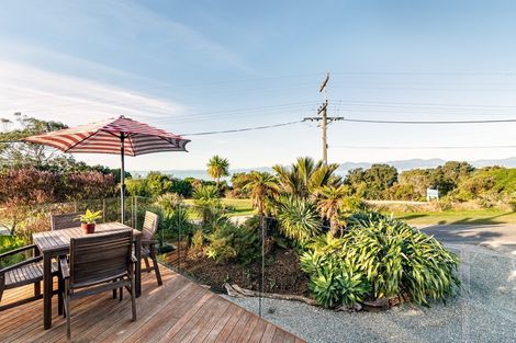 Photo of property in 12 Cliff Road, Tasman, Upper Moutere, 7173