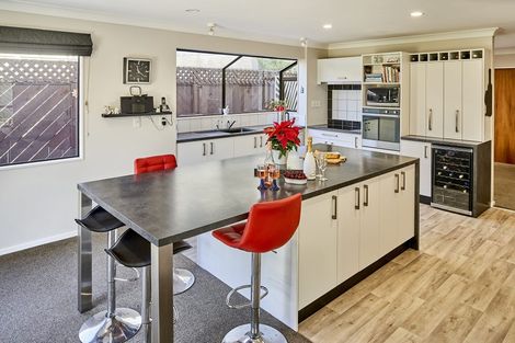 Photo of property in 17 Olivia Crescent, Tawa, Wellington, 5028