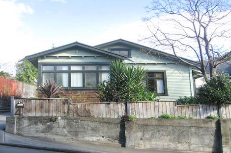 Photo of property in 4 Burns Road, Hospital Hill, Napier, 4110