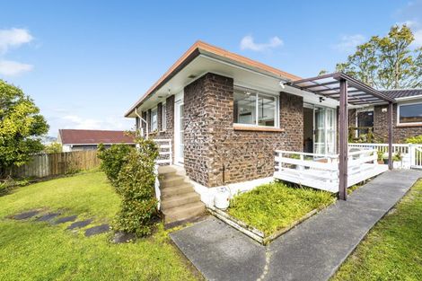 Photo of property in 2/27 Spence Road, Henderson, Auckland, 0612