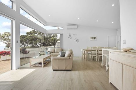 Photo of property in 870 Whangaparaoa Road, Manly, Whangaparaoa, 0930