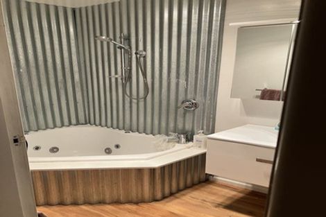 Photo of property in 52 Huntingdon Street, Northland, Wellington, 6012