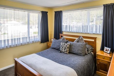 Photo of property in 209b Waddington Drive, Naenae, Lower Hutt, 5011