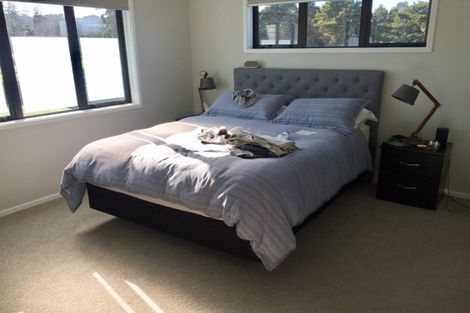 Photo of property in 17 Kahika Grove, Huapai, Kumeu, 0810