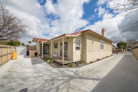 Photo of property in 402 Featherston Street, Palmerston North, 4414