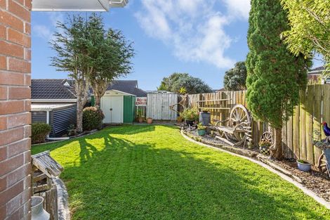 Photo of property in 2/5 Coventry Close, Ascot Park, Porirua, 5024