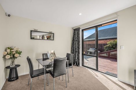 Photo of property in 10 Courtfield Close, Parklands, Christchurch, 8083