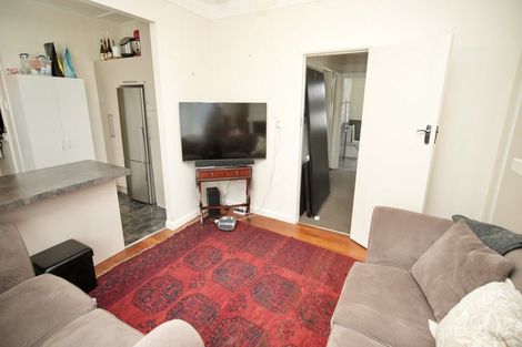 Photo of property in 16 Rata Street, Roslyn, Palmerston North, 4414