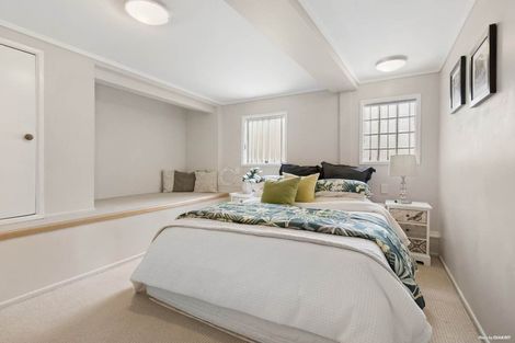 Photo of property in 1/10 Mcquoid Place, Glenfield, Auckland, 0629