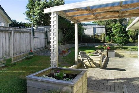 Photo of property in 30 Guadeloupe Crescent, Grenada Village, Wellington, 6037